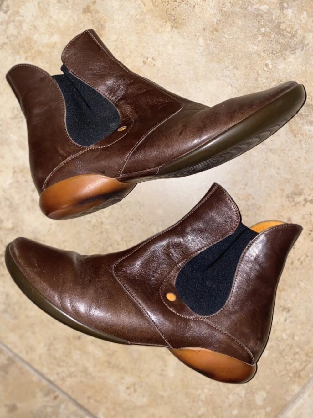 Think! Brown Leather Chelsea Ankle Boots Orange Dot Sz 9 US - Picture 7 of 16